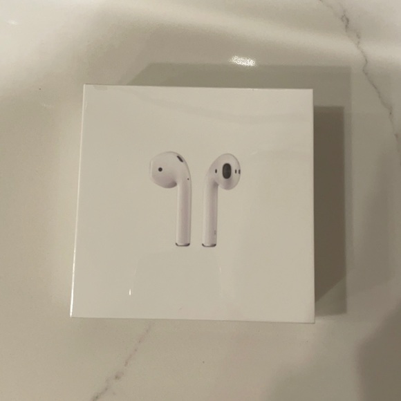 Apple AirPods with Charging Case